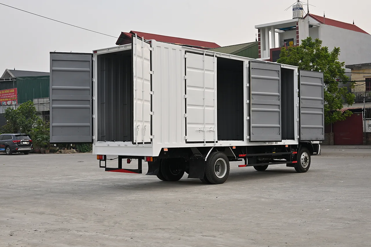 XE TẢI THÙNG CHENGLONG L3 160HP THÙNG KÍN